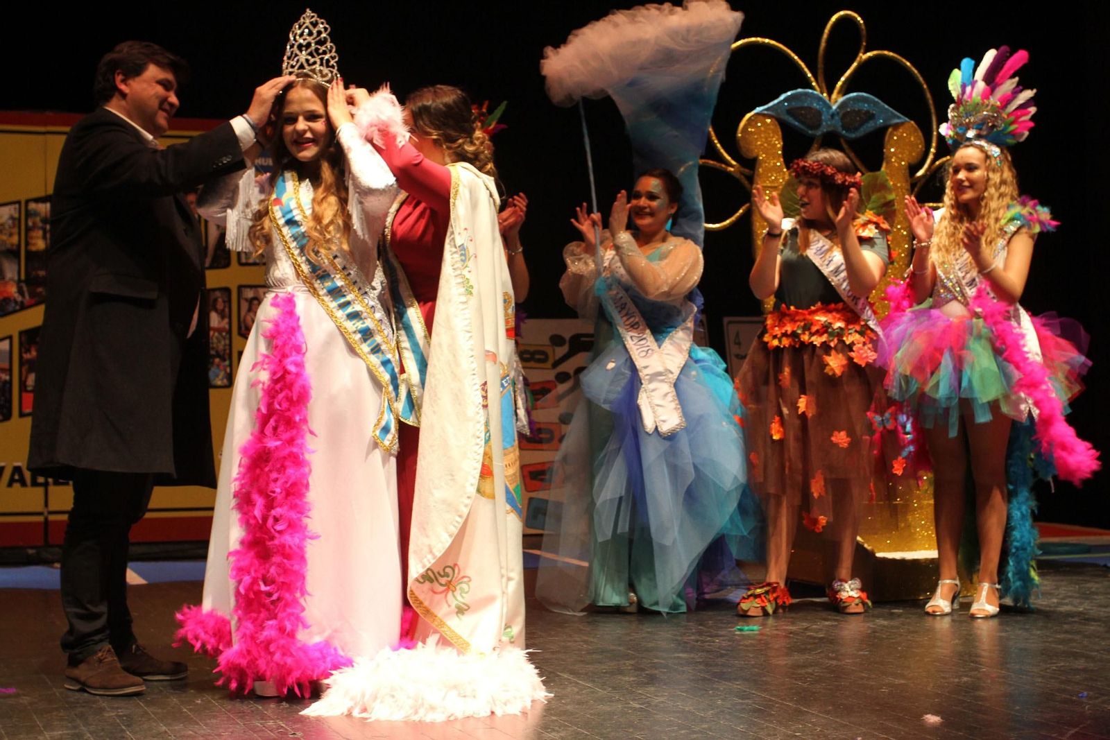 Gala de la coronación de  la choquera mayor e infantil del Carnaval Colombino 2018