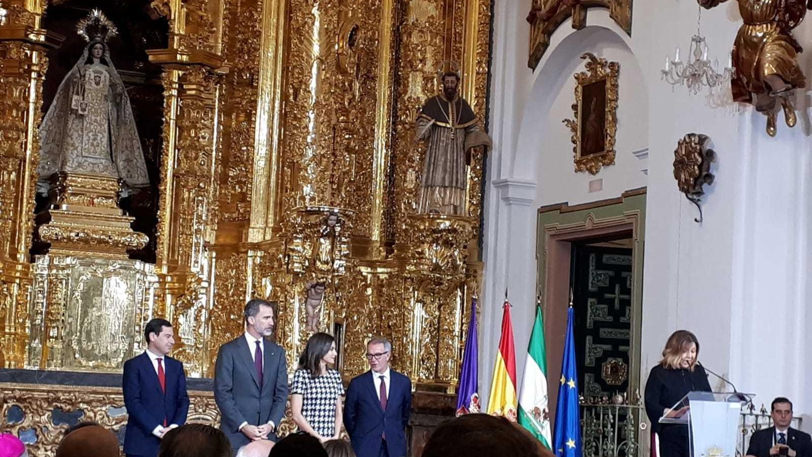 Un momento de la ceremonia Un momento de la ceremonia