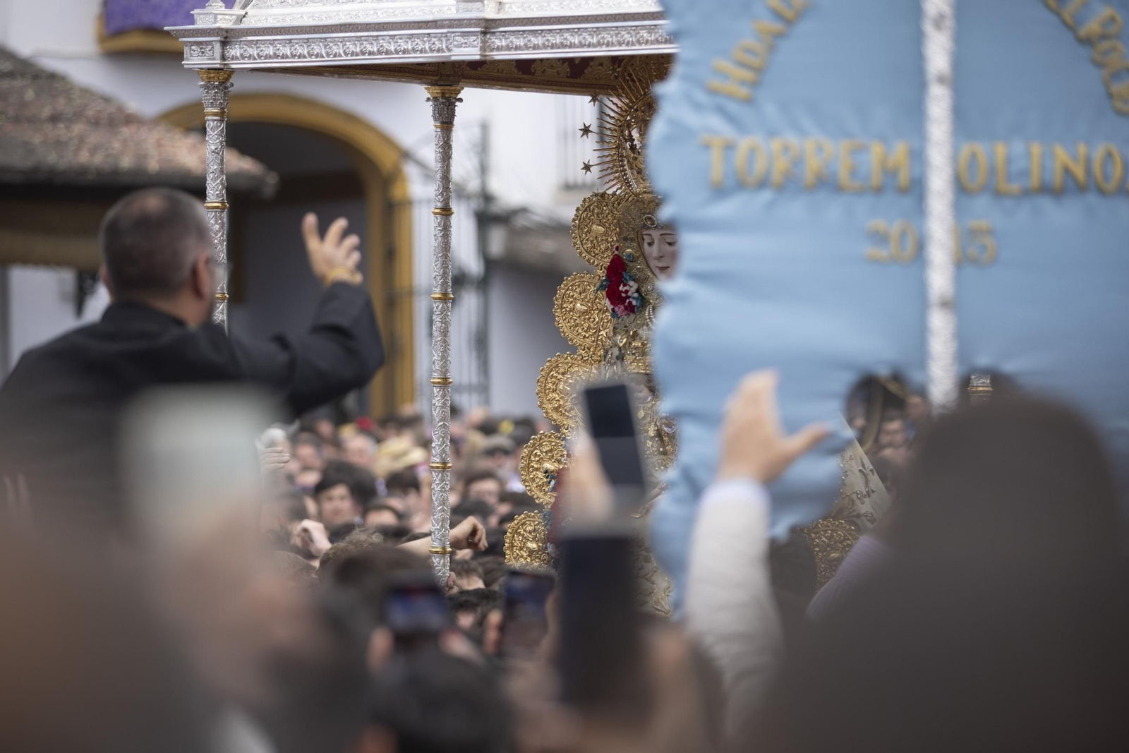 Las mejores imágenes de la procesión de la Virgen del Rocío en la aldea