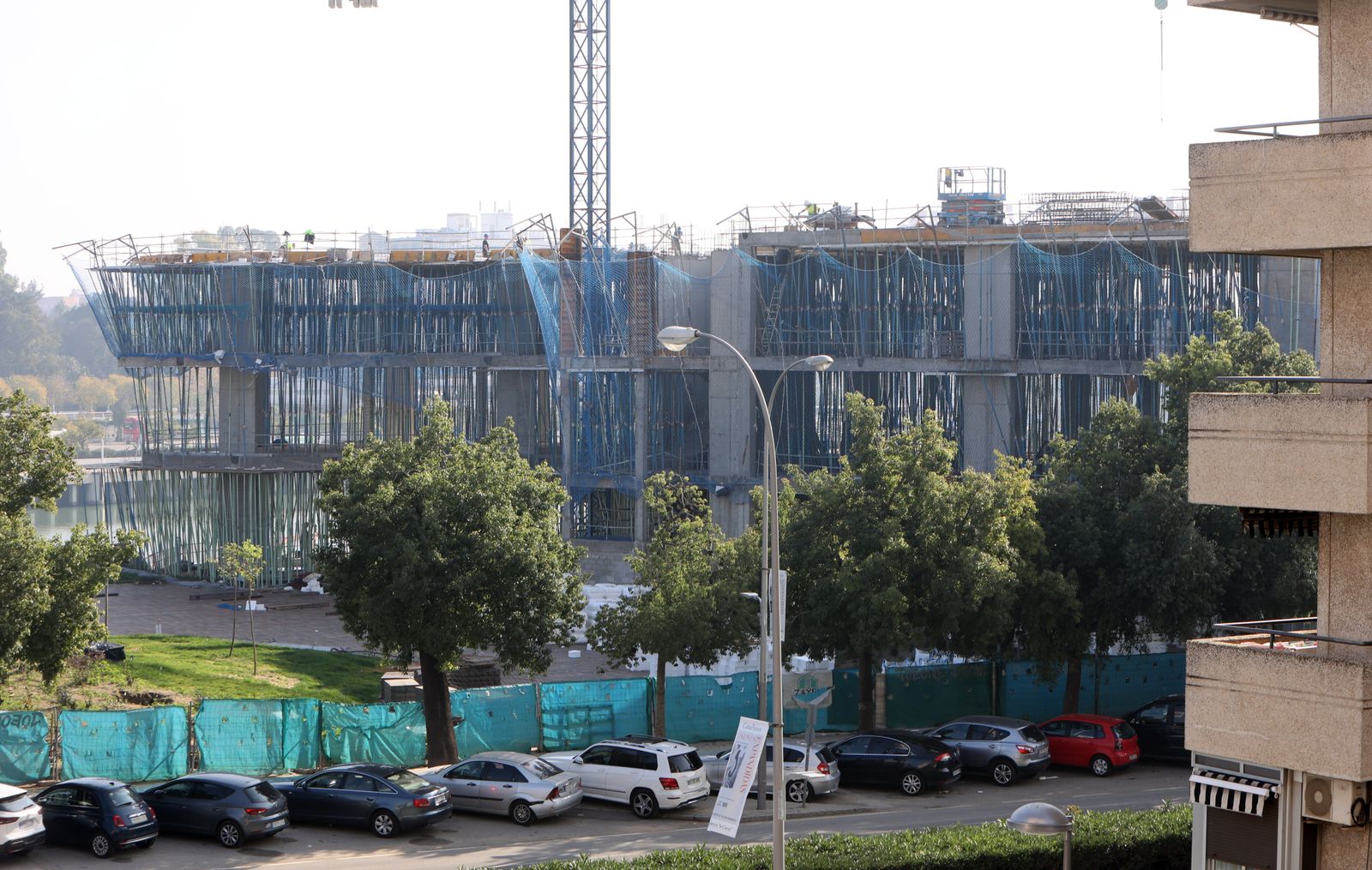 Edificio  en el Jardín de las Cigarreras