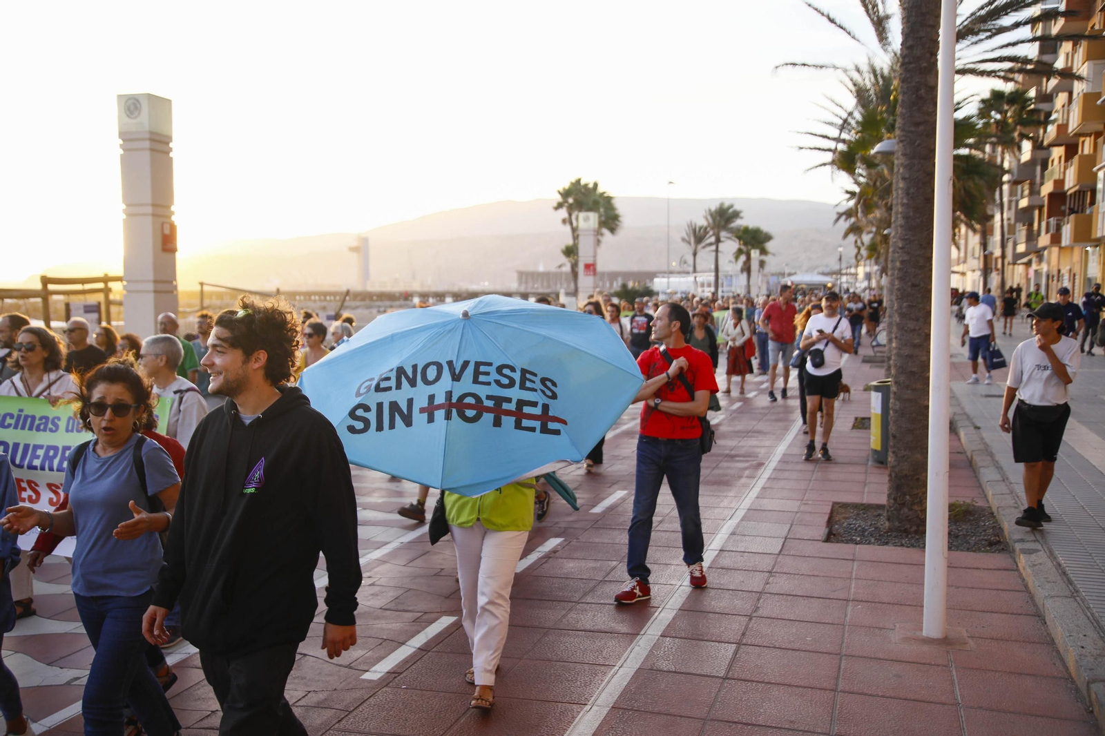 La manifestación "Genoveses sin hotel", en imágenes