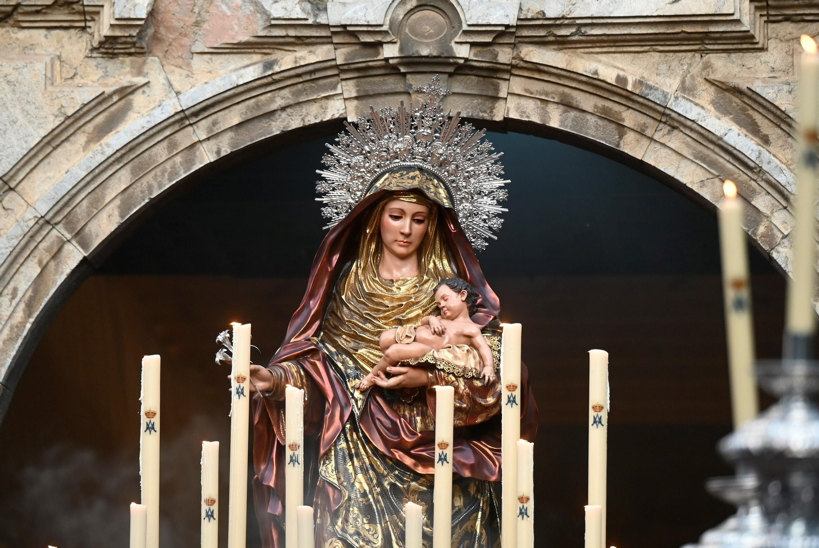 La mejores imágenes de la procesión de la Virgen del Amparo