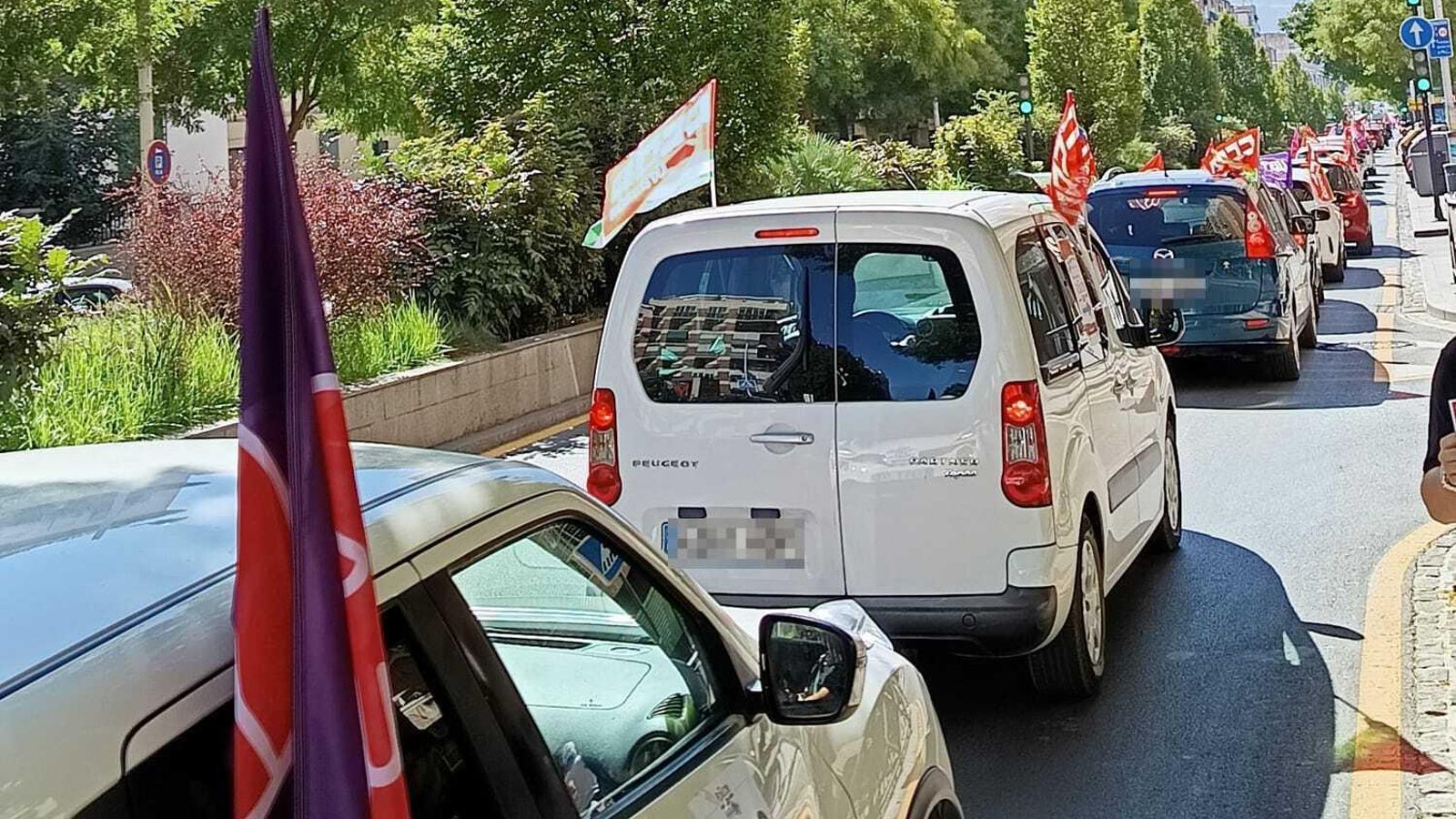La marcha se ha iniciado en el Polígono Industrial El Florío y ha acabado en la calle Andrés Segovia