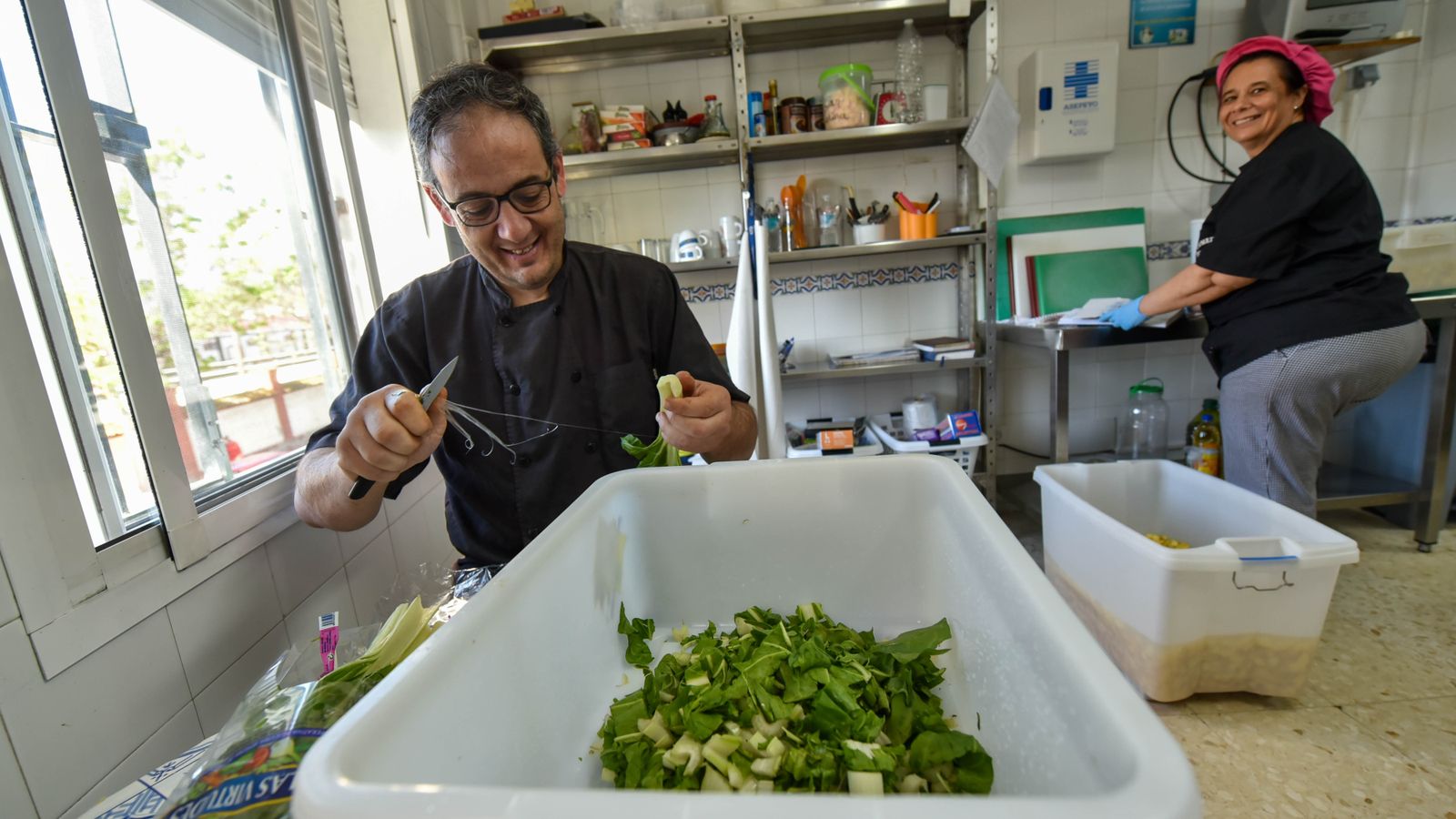 Fotos del comedor social 'Padre Cruceyra' de Cáritas Diocesana de Cádiz