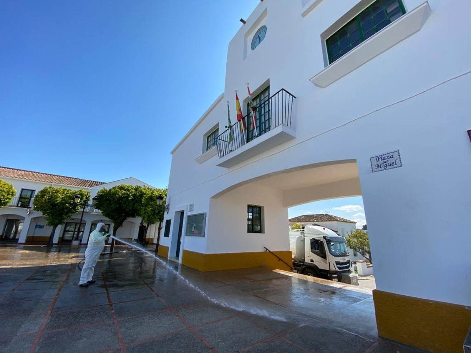 El Ayuntamiento asume las labores de limpieza y de desinfección en Estella