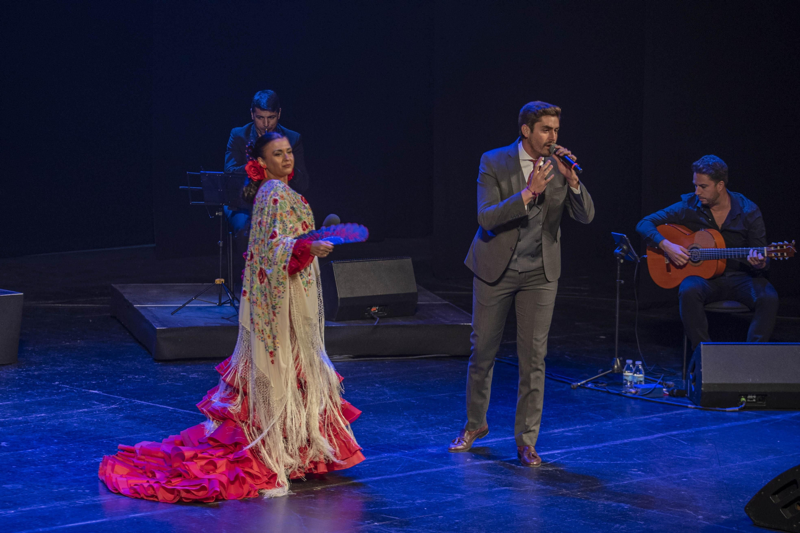 Virginia Salomé durante una actuación.