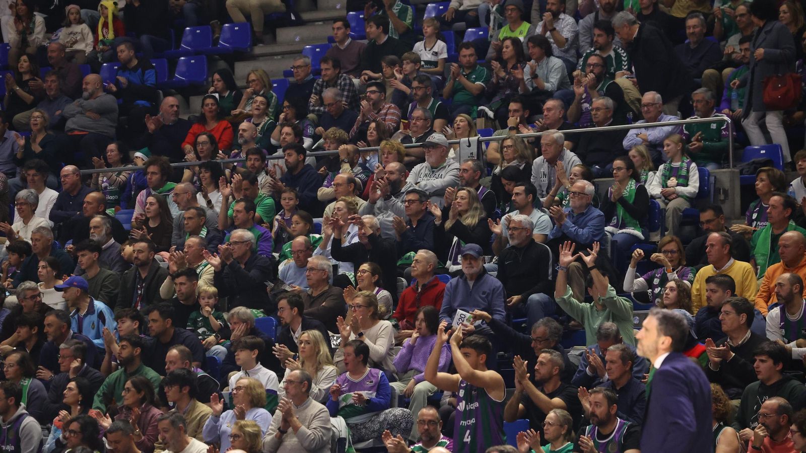 Búscate en las gradas del Carpena en el Unicaja-Breogán