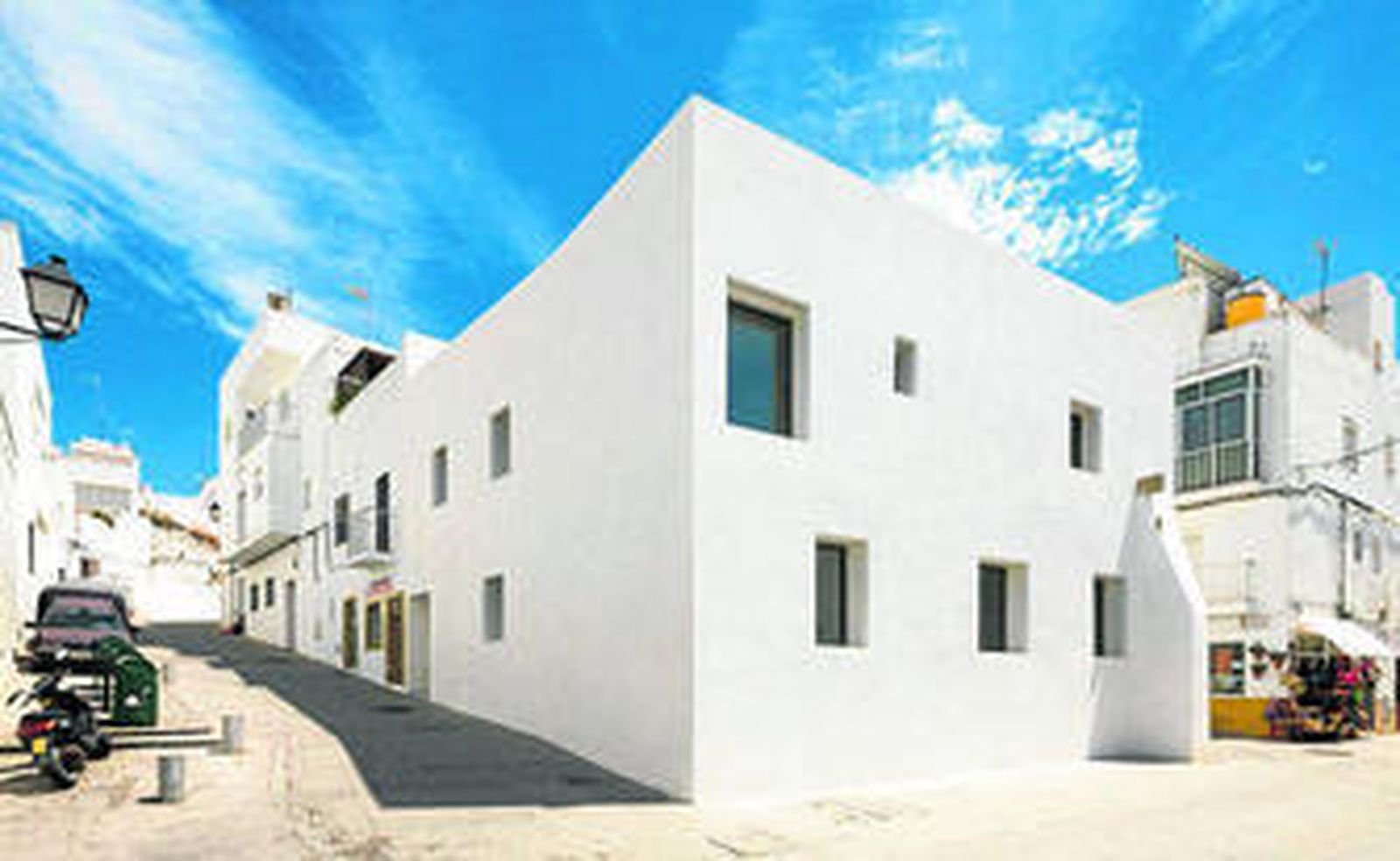 Rehabilitación de una vivienda en Conil, ganadora del Sánchez Esteve.