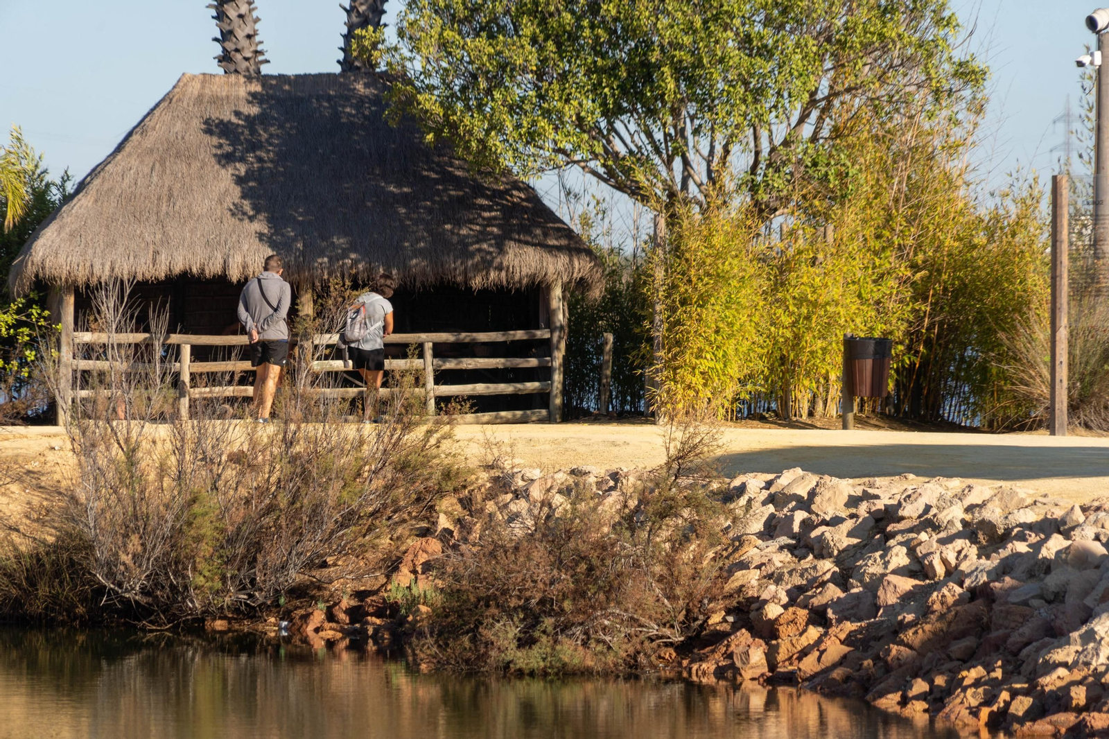 La jornada de puertas abiertas en el Muelle de las Carabelas en imágenes