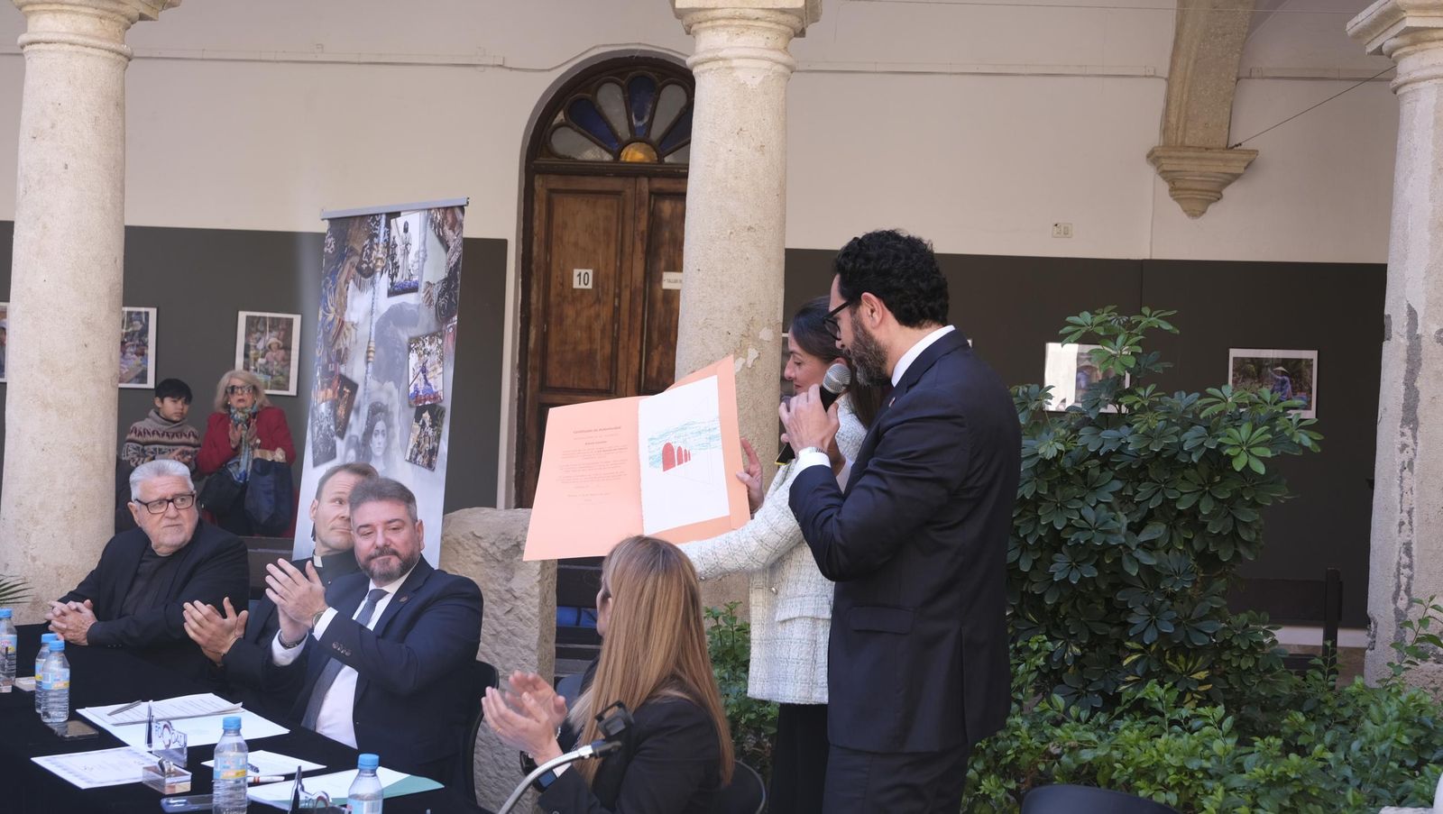 Imágenes de la presentación del cartel Semana Santa 2025 de FOCOAL