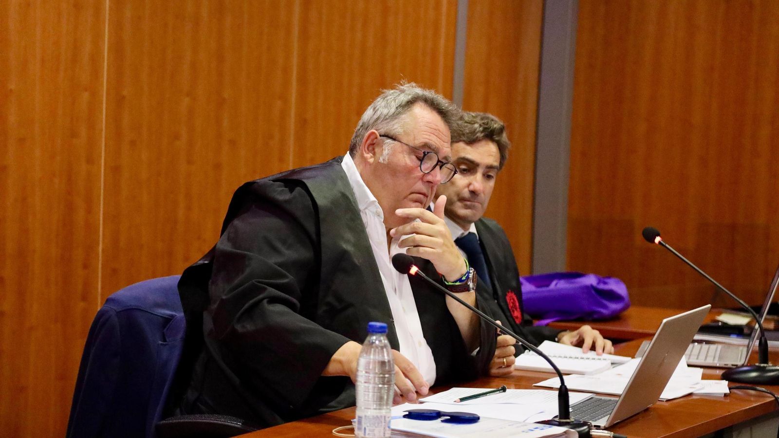 Las fotos del juicio Málaga-BlueBay por el caso camisetas