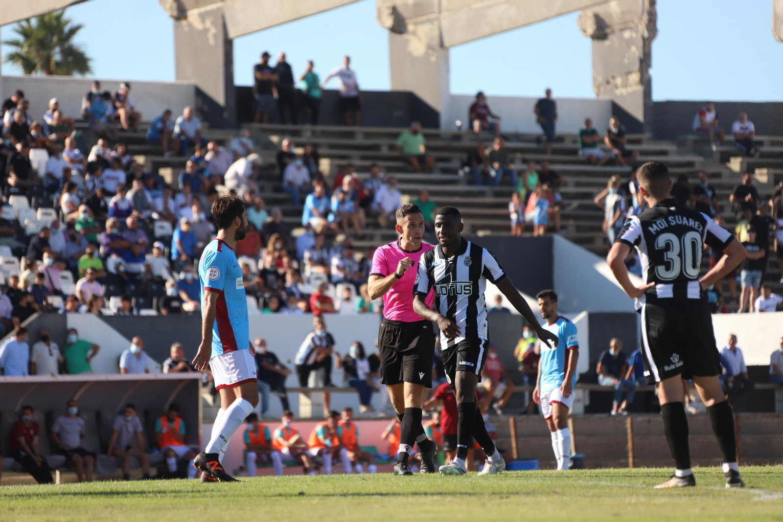 La victoria del Córdoba CF ante la Balompédica Linense, en imágenes