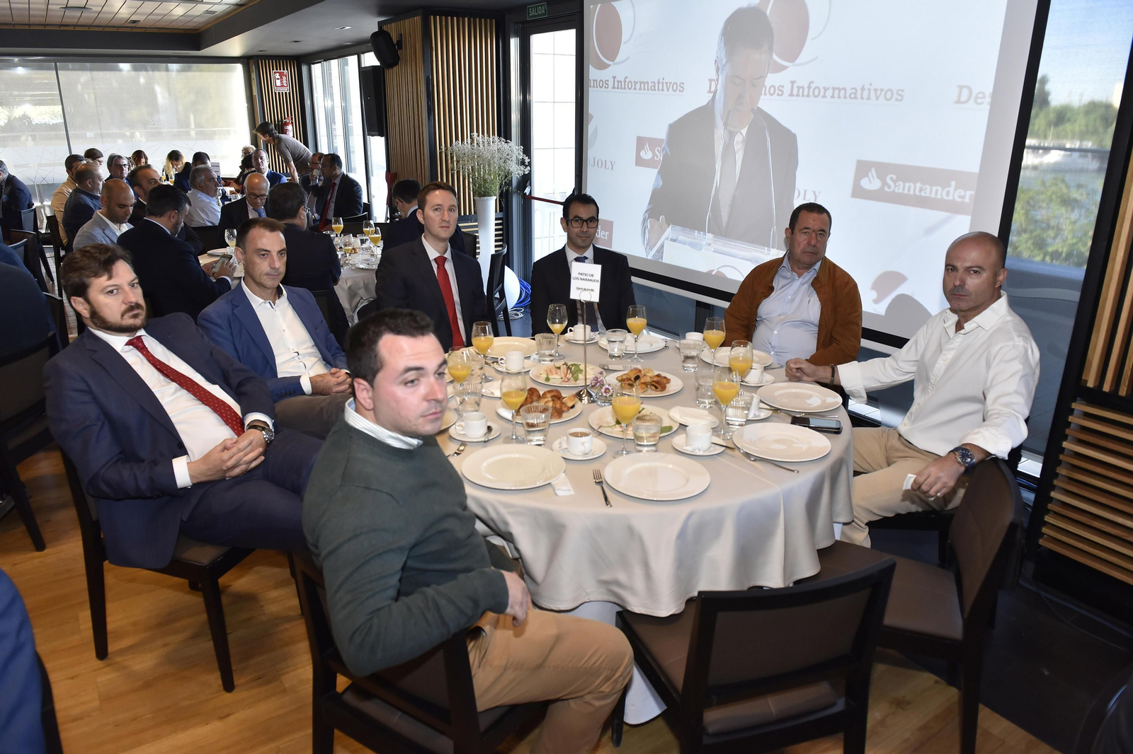 El Desayuno Informativo del Grupo Joly con Juan Espadas, en imágenes