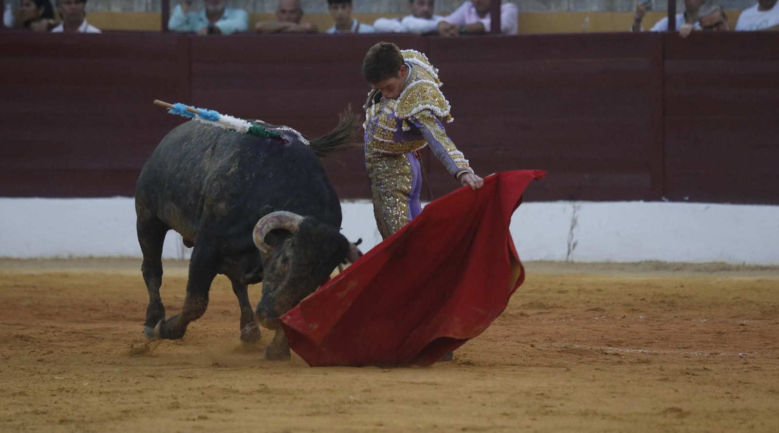 La reaparición de Borja Jiménez con toros de Victorino Martín en la Feria de La Línea , en imágenes