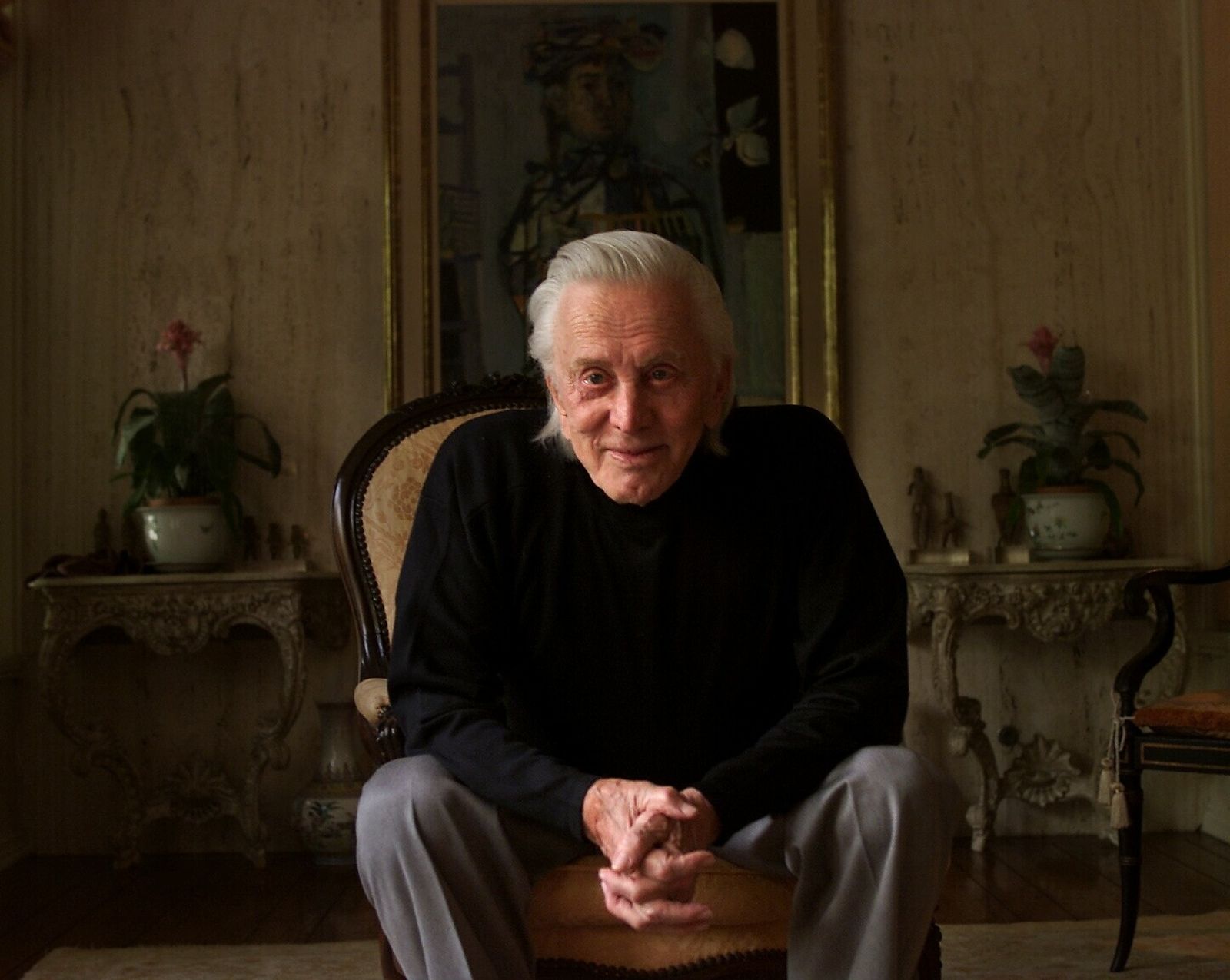 Kirk Douglas, en su residencia de Beverly Hills en California.