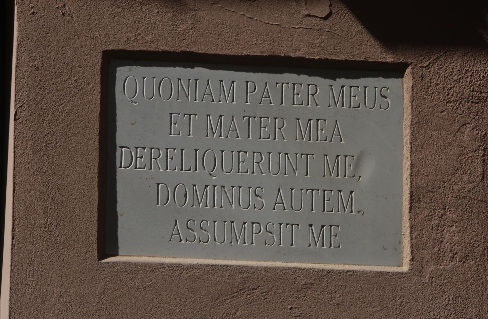 La placa de la calle Cuna