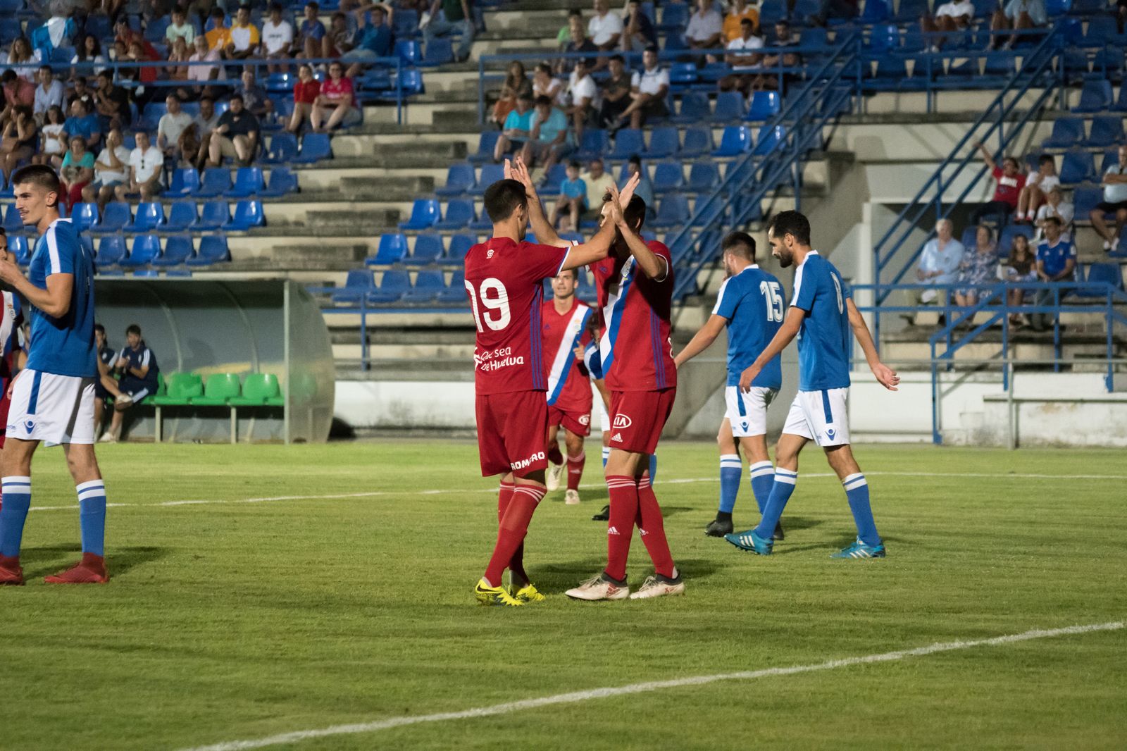 Rubén Cruz celebra uno de sus goles del pasado sábado ante el Xerez CD en La Juventud.