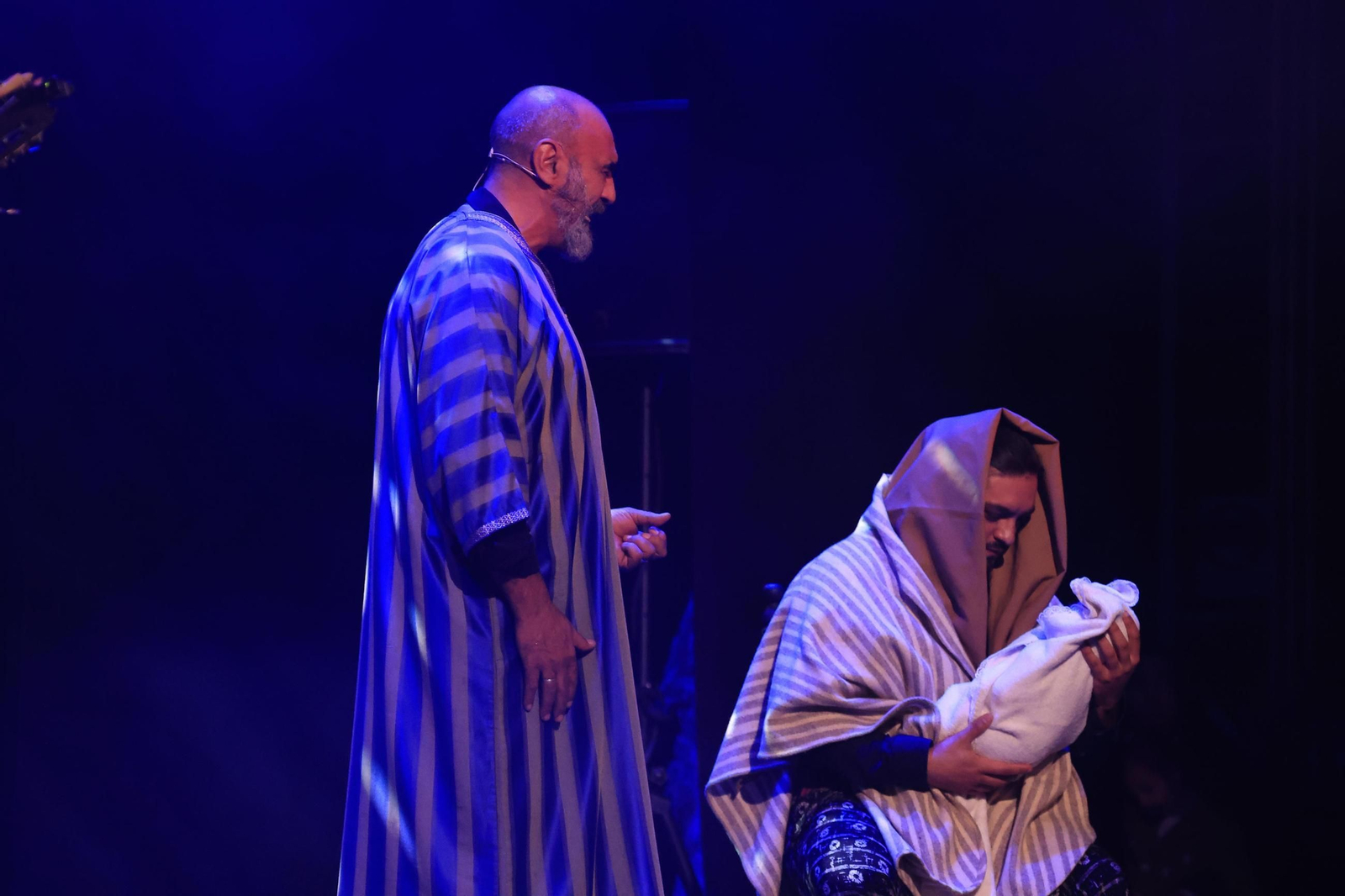Fotos de la Navidad flamenca en San Roque con el espectáculo "Farrucos y Fernández"