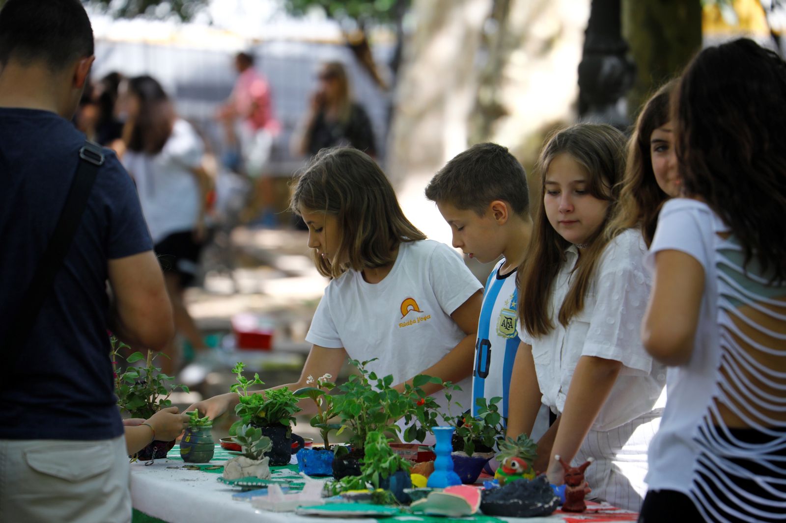 La Feria del Emprendimiento de las cooperativas escolares del Colegio Ferroviario de Córdoba, en imágenes