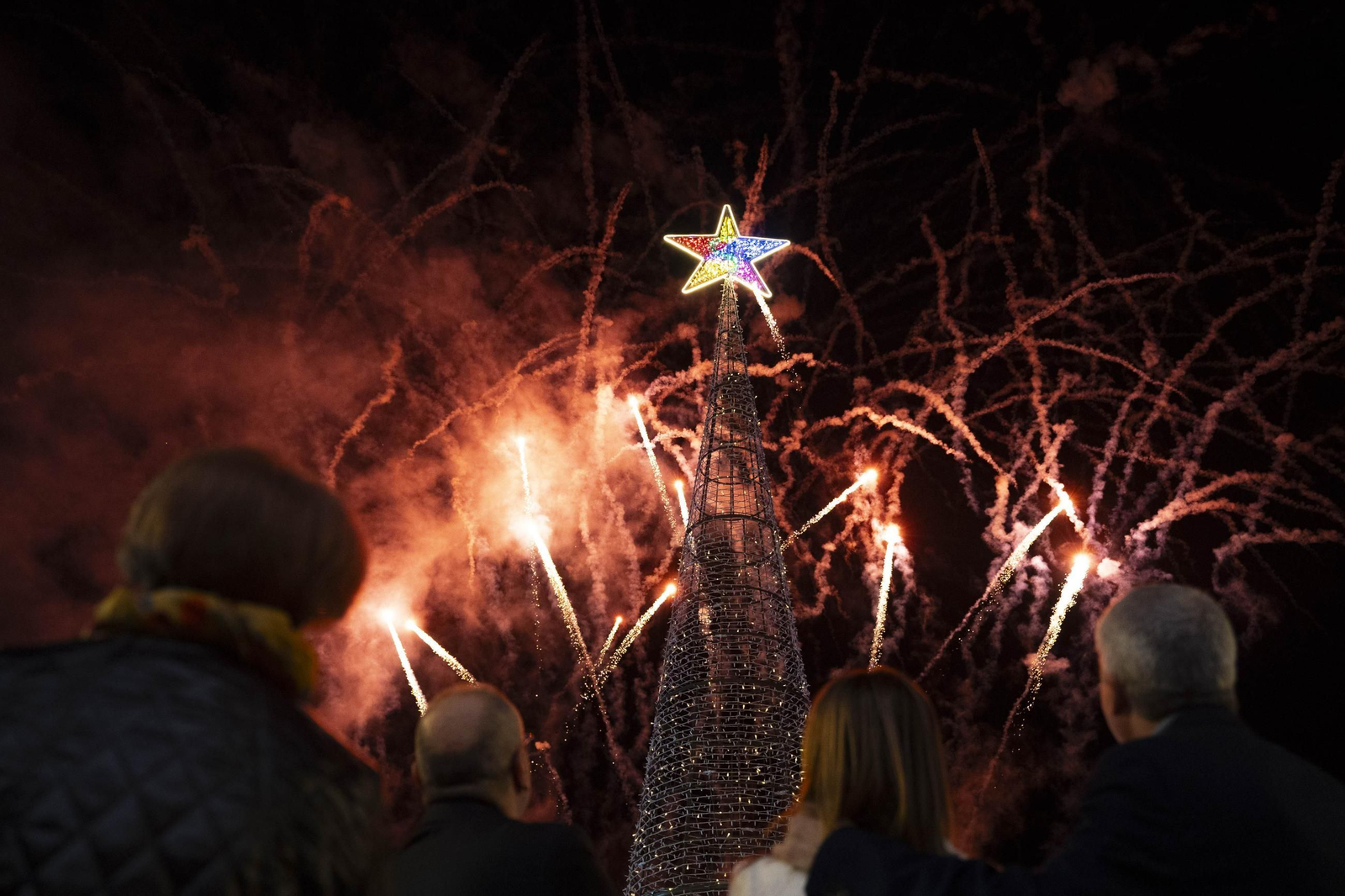 El encendido del alumbrado navideño del Hospital Universitario Torrecárdenas, en imágenes