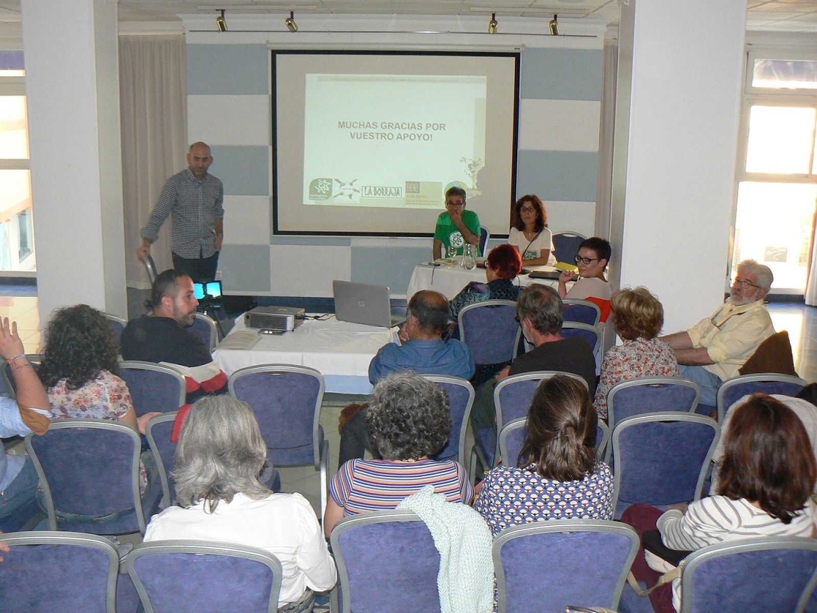 Un momento de la presentación pública del documento de Ecologistas en Acción a los partidos de Sanlúcar.