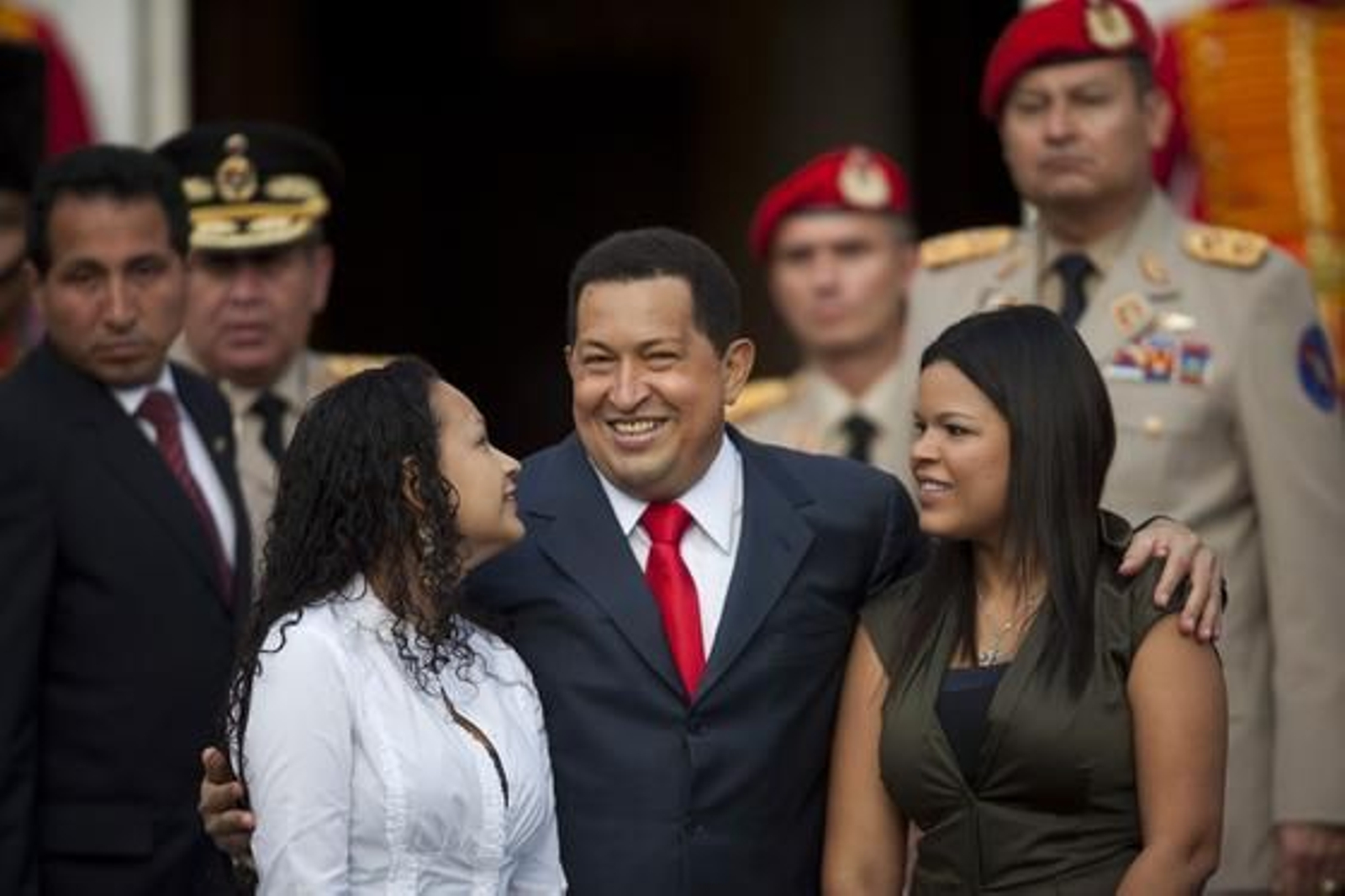 Hugo Chávez junto a sus dos hijas.

Foto: Efe/AFP/Reuters