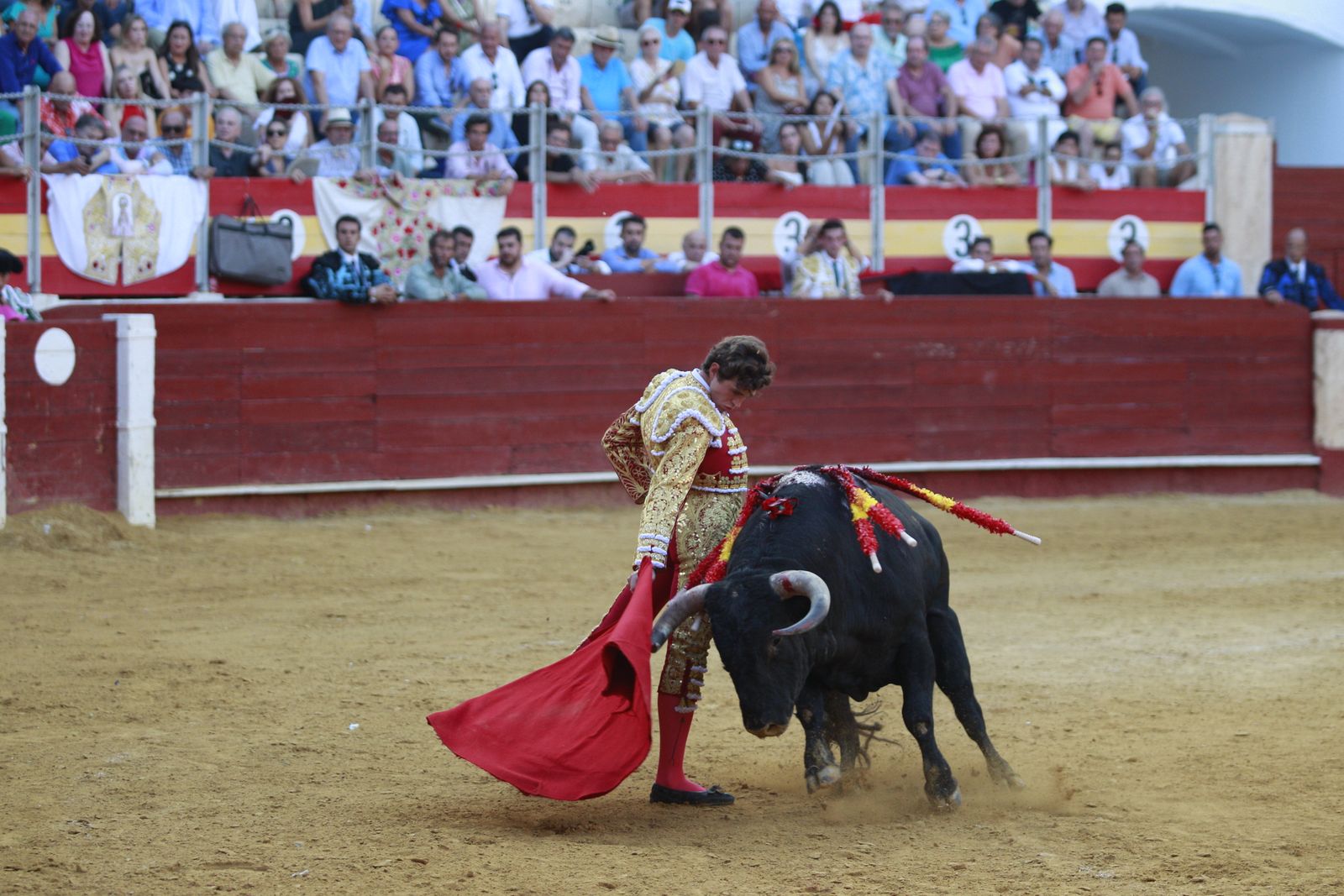 Imágenes de la corrida de toros del jueves en la Feria de Almería 2024