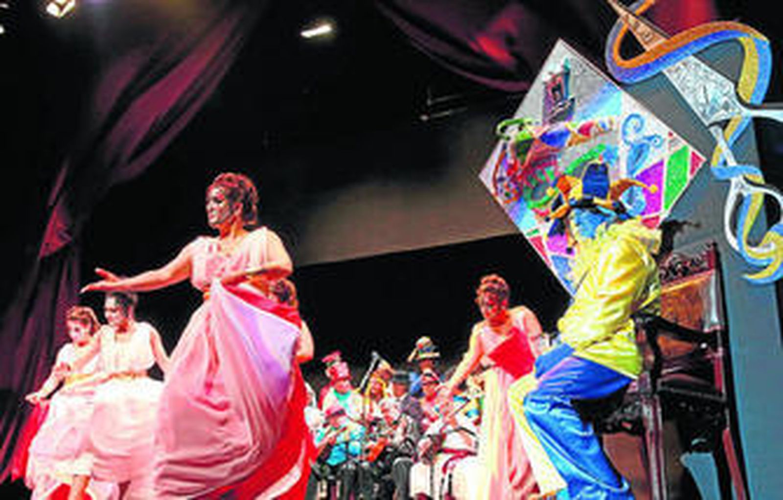 Imagen del Chiricoro durante su participación en el Florida acompañando el pregón de Ocaña, ayer.