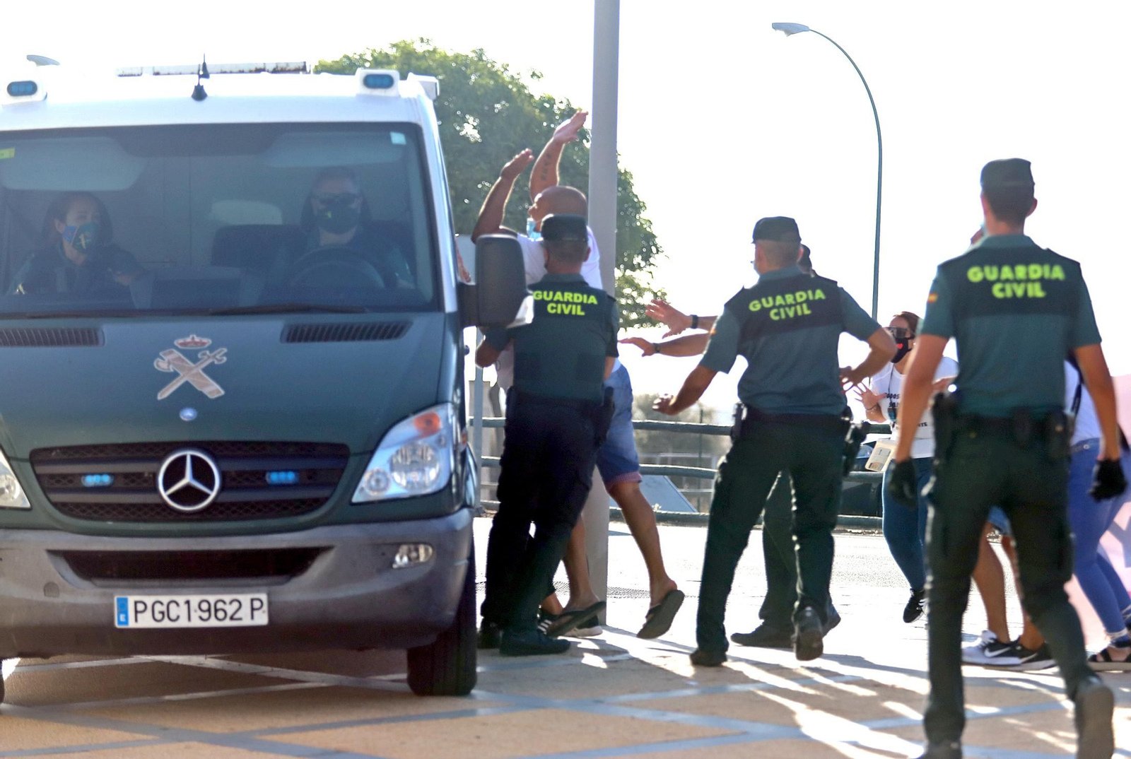 Imágenes de la llegada al juzgado de Ayamonte de uno de los principales imputados del crimen de Cartaya