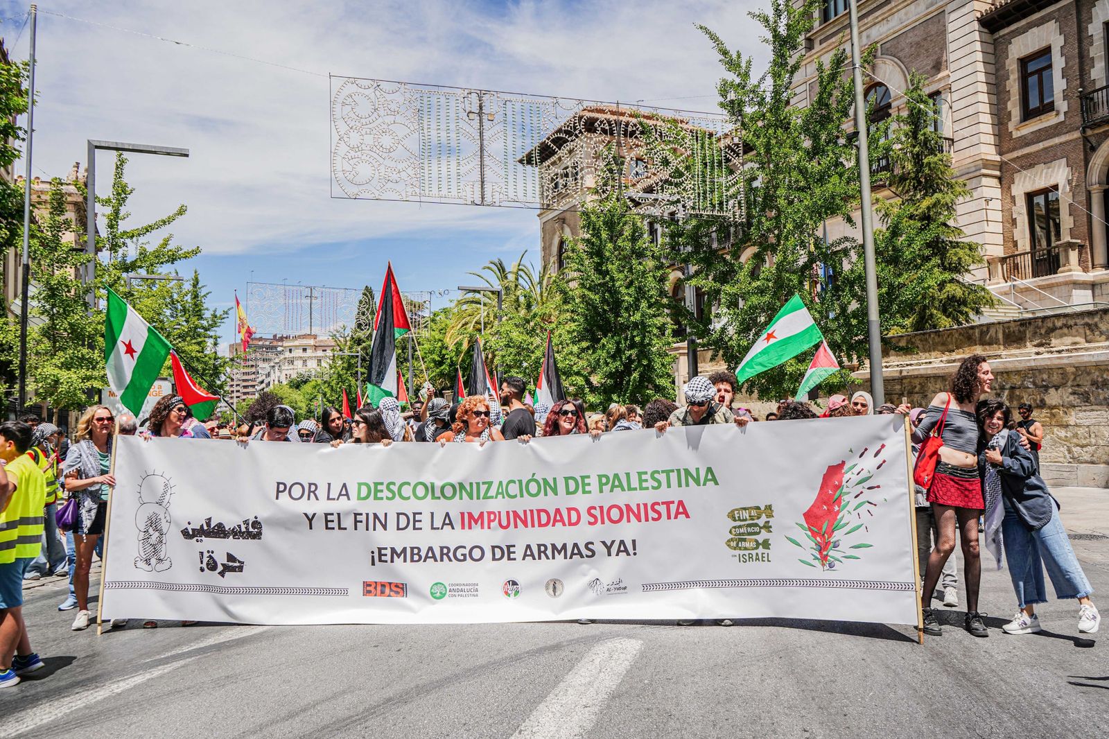 Las mejores imágenes de la manifestación contra el comercio de armas y relaciones con Israel en Granada