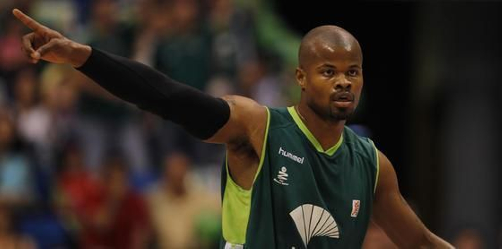 El Unicaja se mete en semifinales de los play-off de la ACB tras ganar en dos partidos al Power Electronics Valencia. / Sergio Camacho