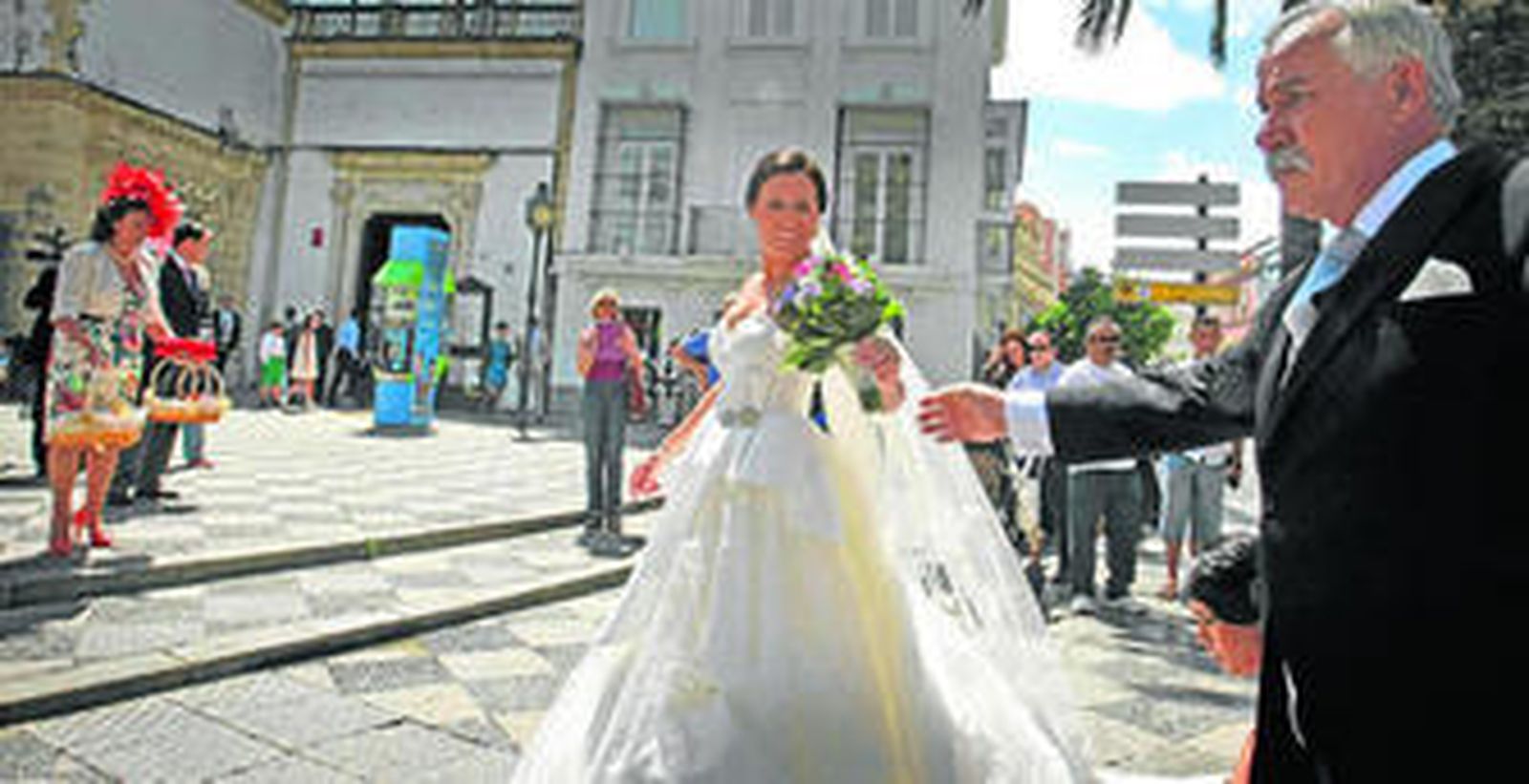 Una novia, a su llegada ayer por la mañana a Los Claustros de Santo Domingo.