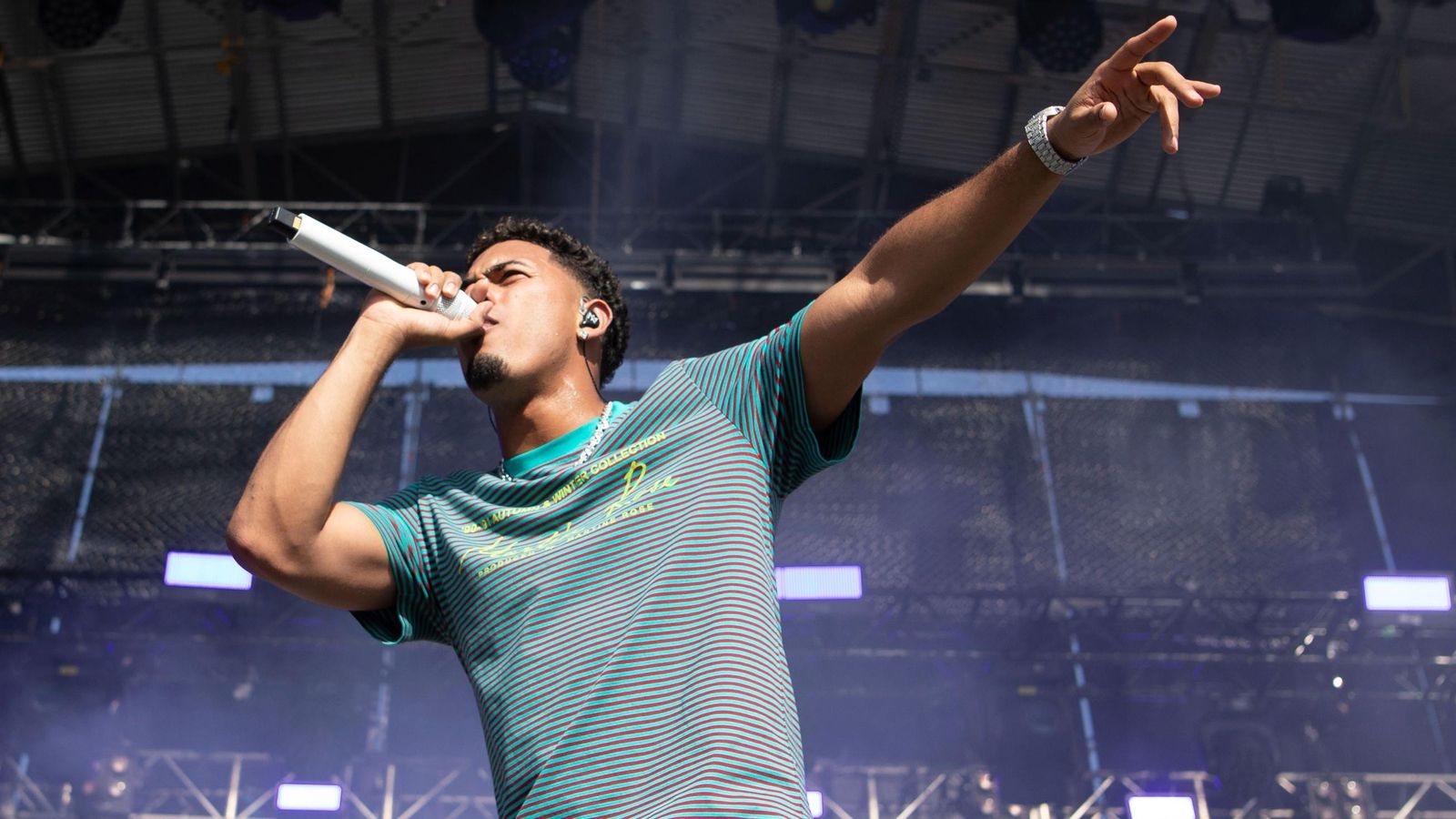 Actuación de Myke Towers en el Festival Granada Latina de 2023