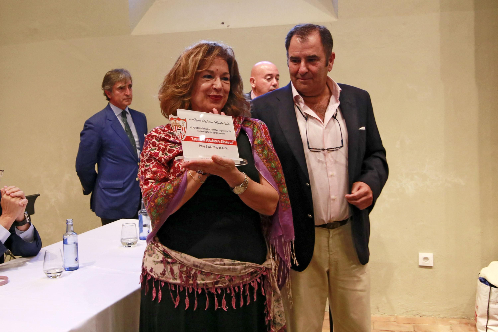 Imágenes de la entrega del 'Catavino de Plata Roberto Alés' a Monchi