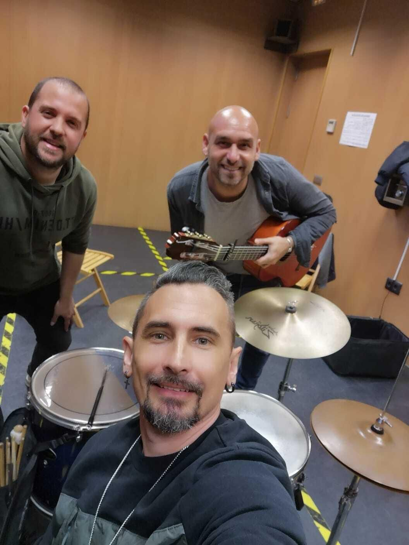 José Carlos Fernández, Ale Suárez y David Gavira, en un ensayo.