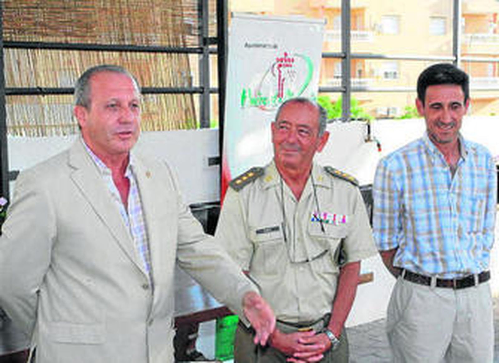 El alcalde Juan José López; coronel Juan Carlos Rubio y Juan Ibáñez.