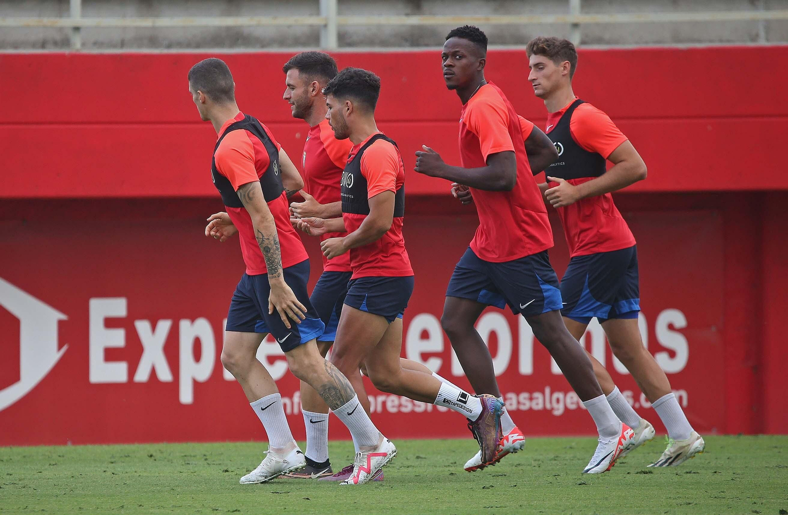 Fotos del entrenamiento del Algeciras CF en el estadio Nuevo Mirador
