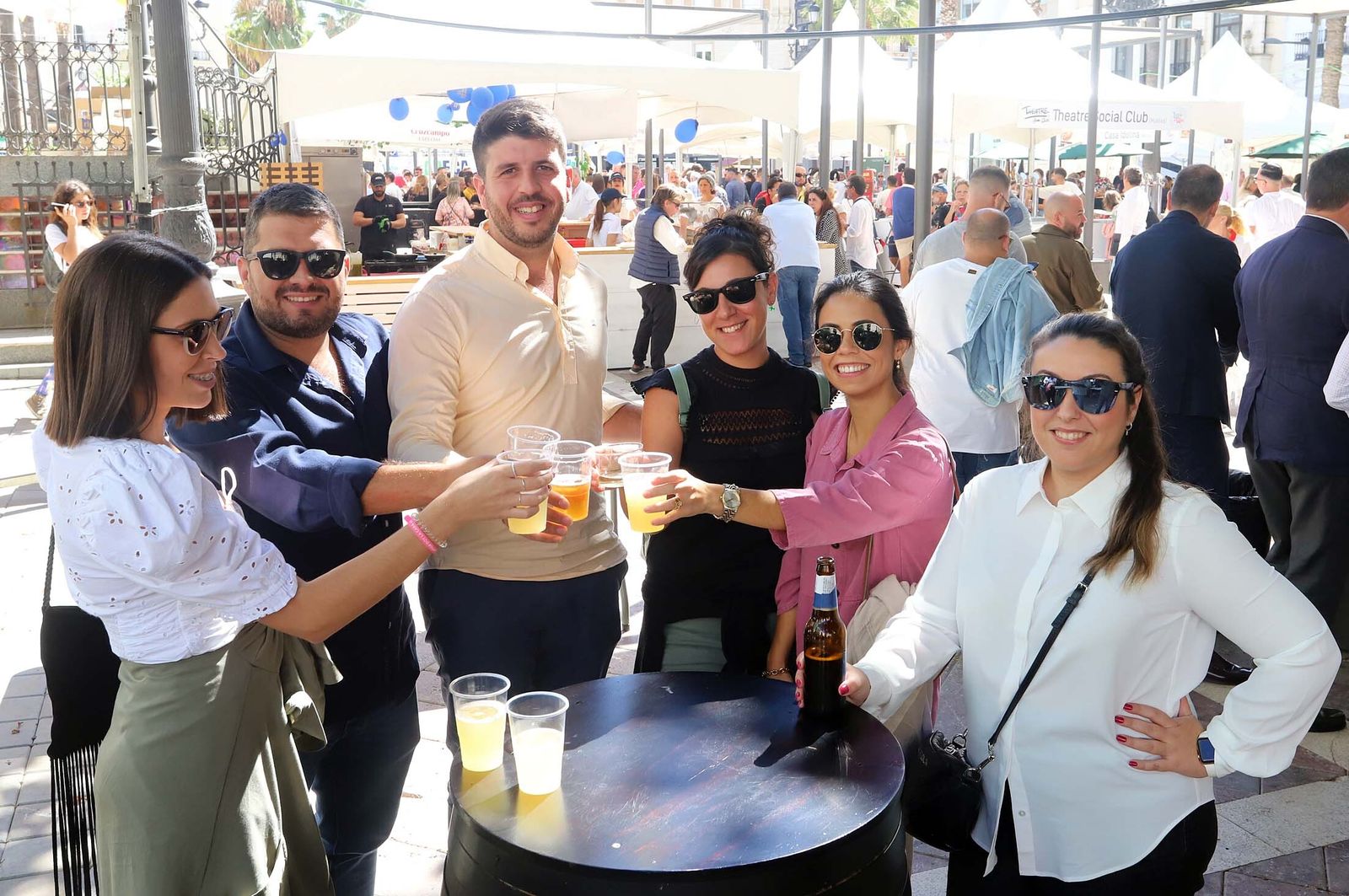Imágenes del gran ambiente en el segundo día de la Feria de la Tapa