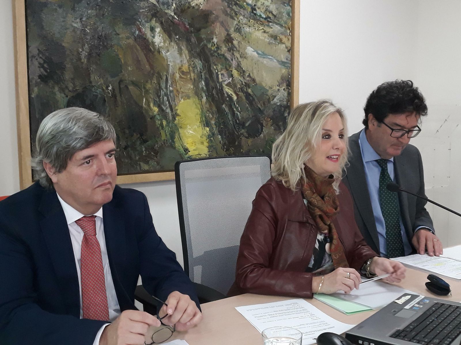 La fiscal Superior de Andalucía, Ana Tárrago, junto a los fiscales Fernando Sobrón y Juan Bermejo.