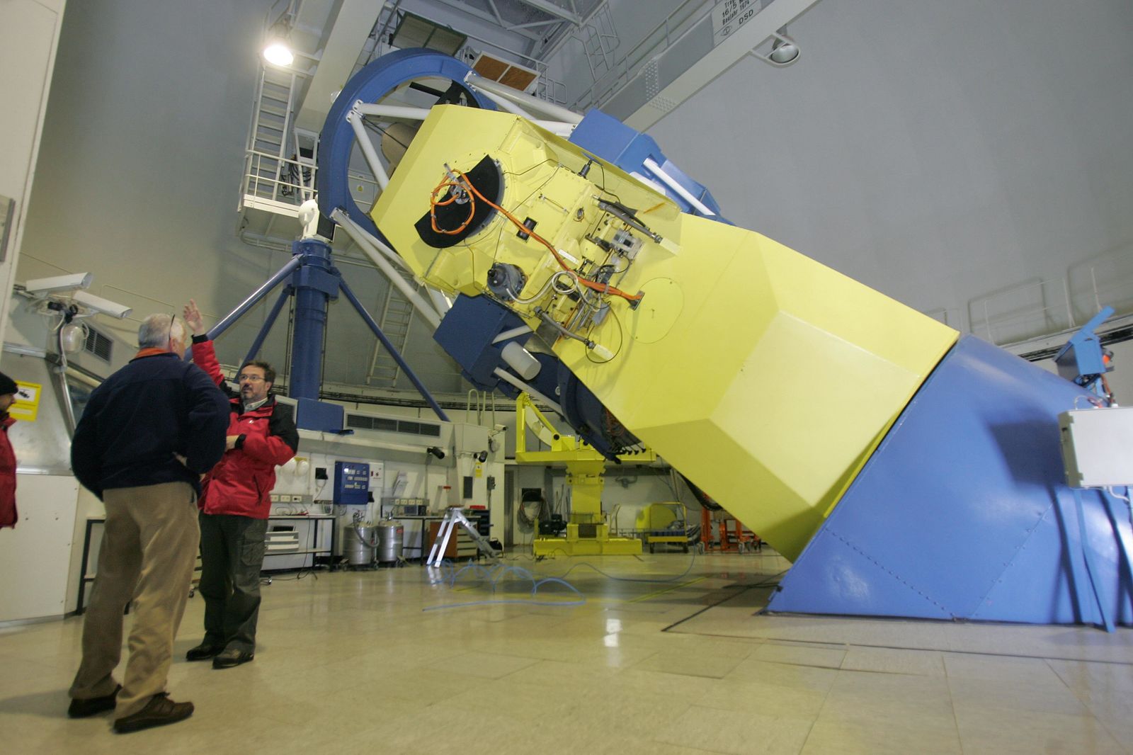 La noche de la Luna brillará hoy en Calar Alto