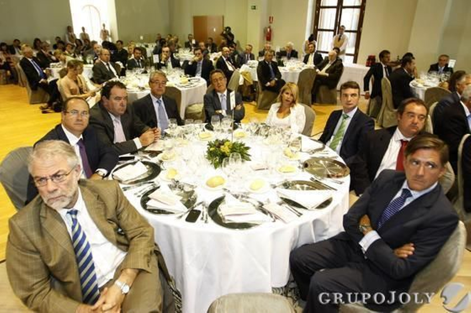 José Rocillo, Emilio Aragón, José de Mier, Francisco Calero, José Manuel Cervera, Mamen Sánchez, Eduardo González Mazo, Tomás Valiente y Manuel Estrella.

Foto: Julio Gonzalez-Joaquin Pino-Jose Braza