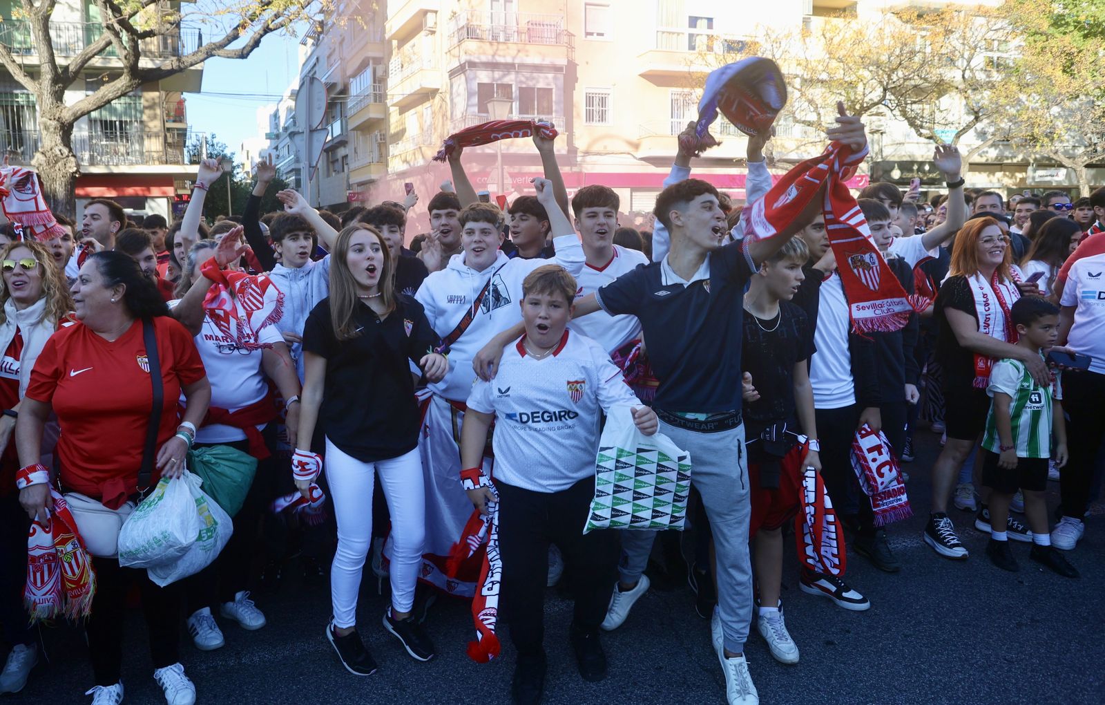 Llegada del Sevilla al Pizjuán