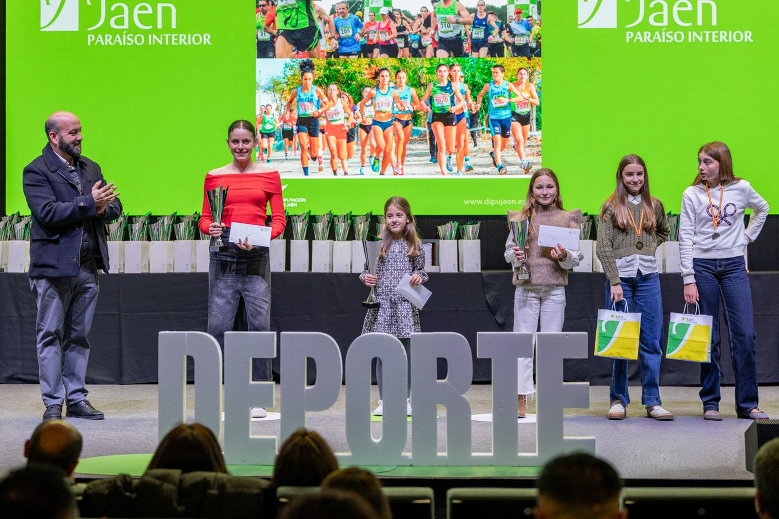 La entrega de premios del XXVIII Circuito Provincial de Campo a Través, en imágenes