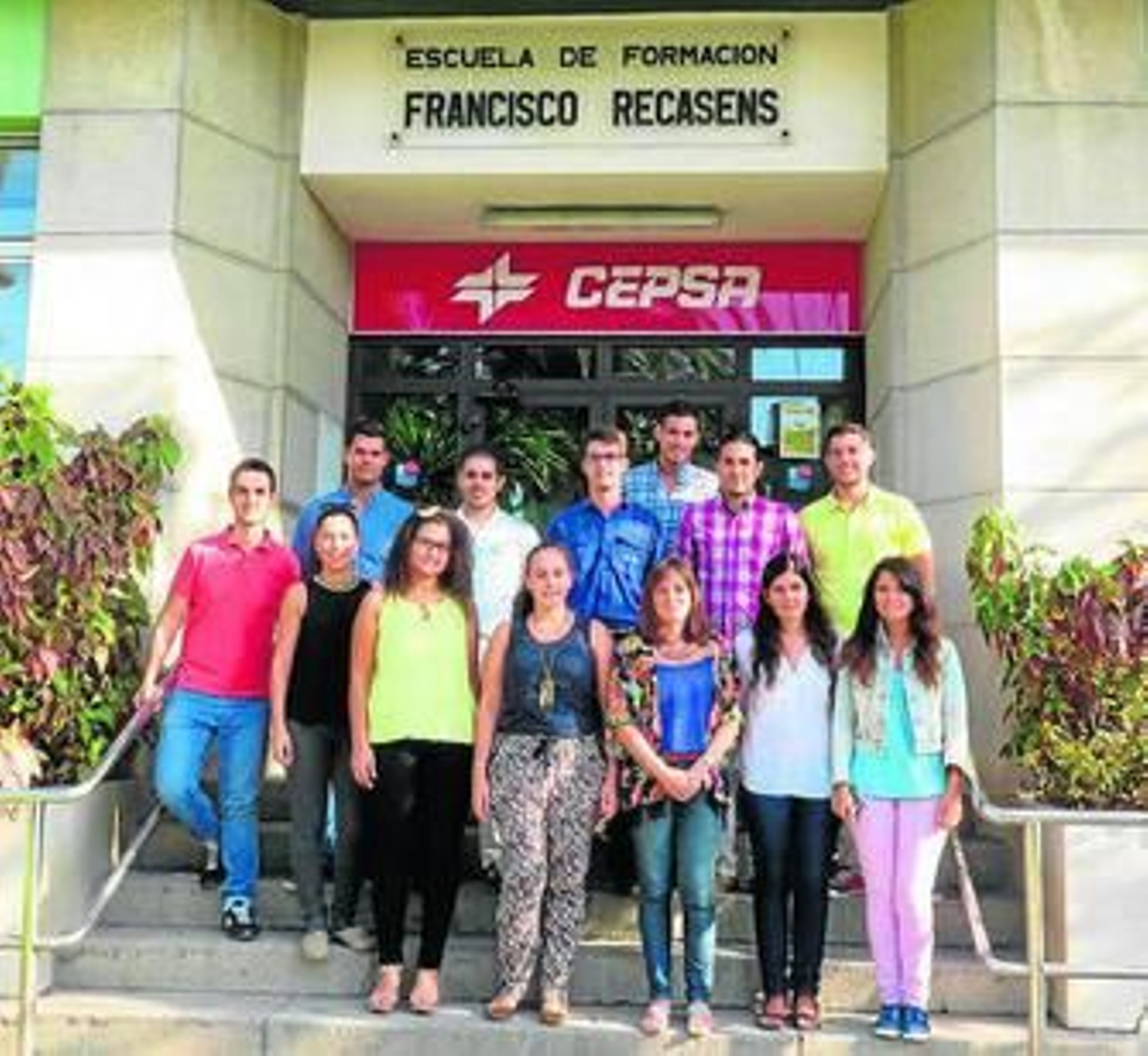 Imagen de los alumnos becados por Cepsa en San Roque.