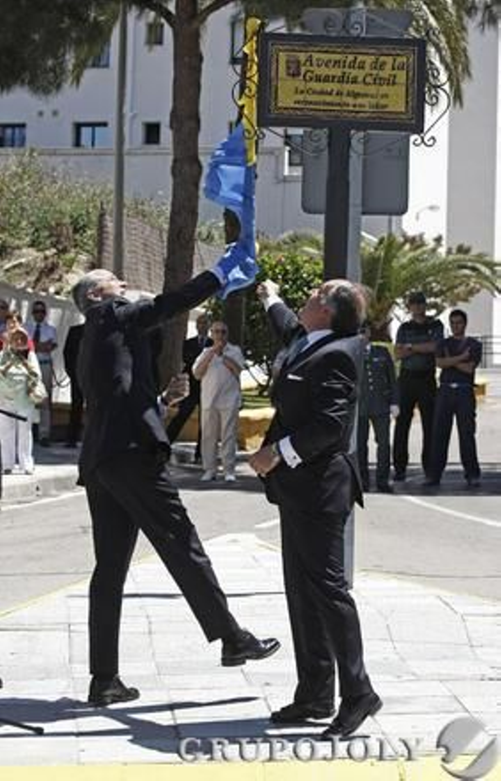El Ayuntamiento de Algeciras dedica una calle a la Benemérita en "agradecimiento a su trabajo"

Foto: Erasmo Fenoy