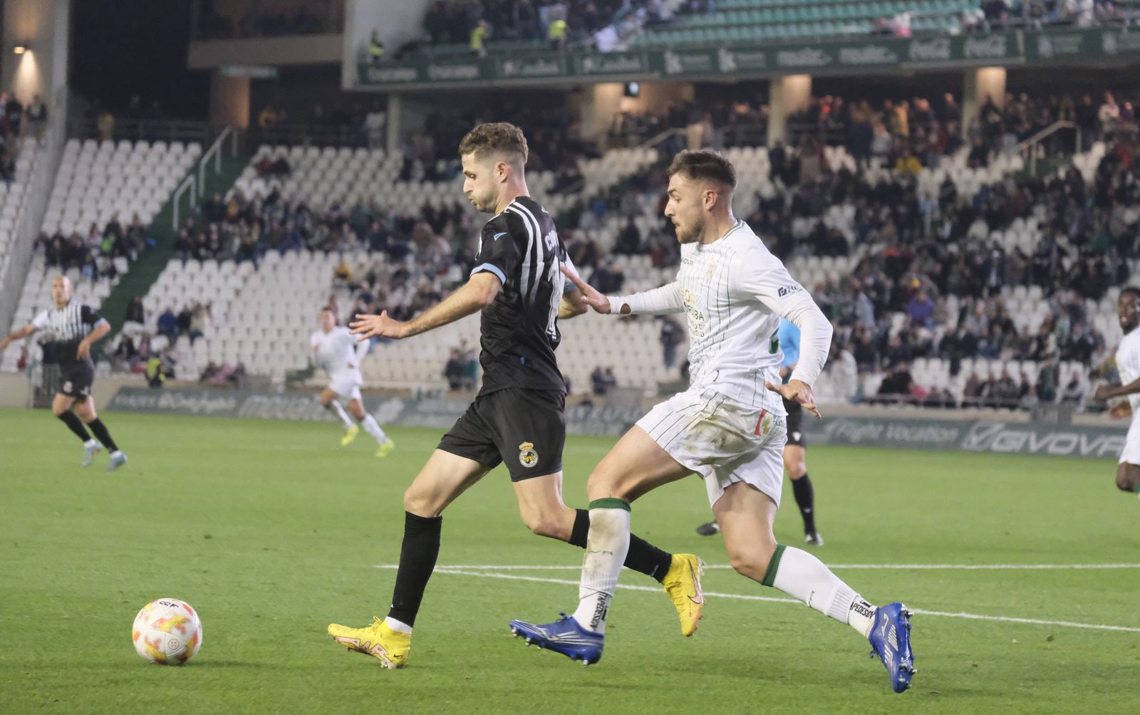 Las imágenes de la derrota del Córdoba CF ante la Balona en El Arcángel