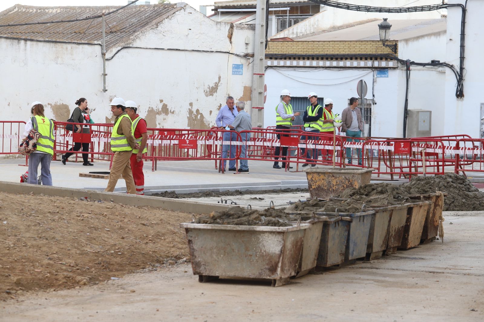 Las obras de peatonalización de la Plaza de Los Dolores, en imágenes