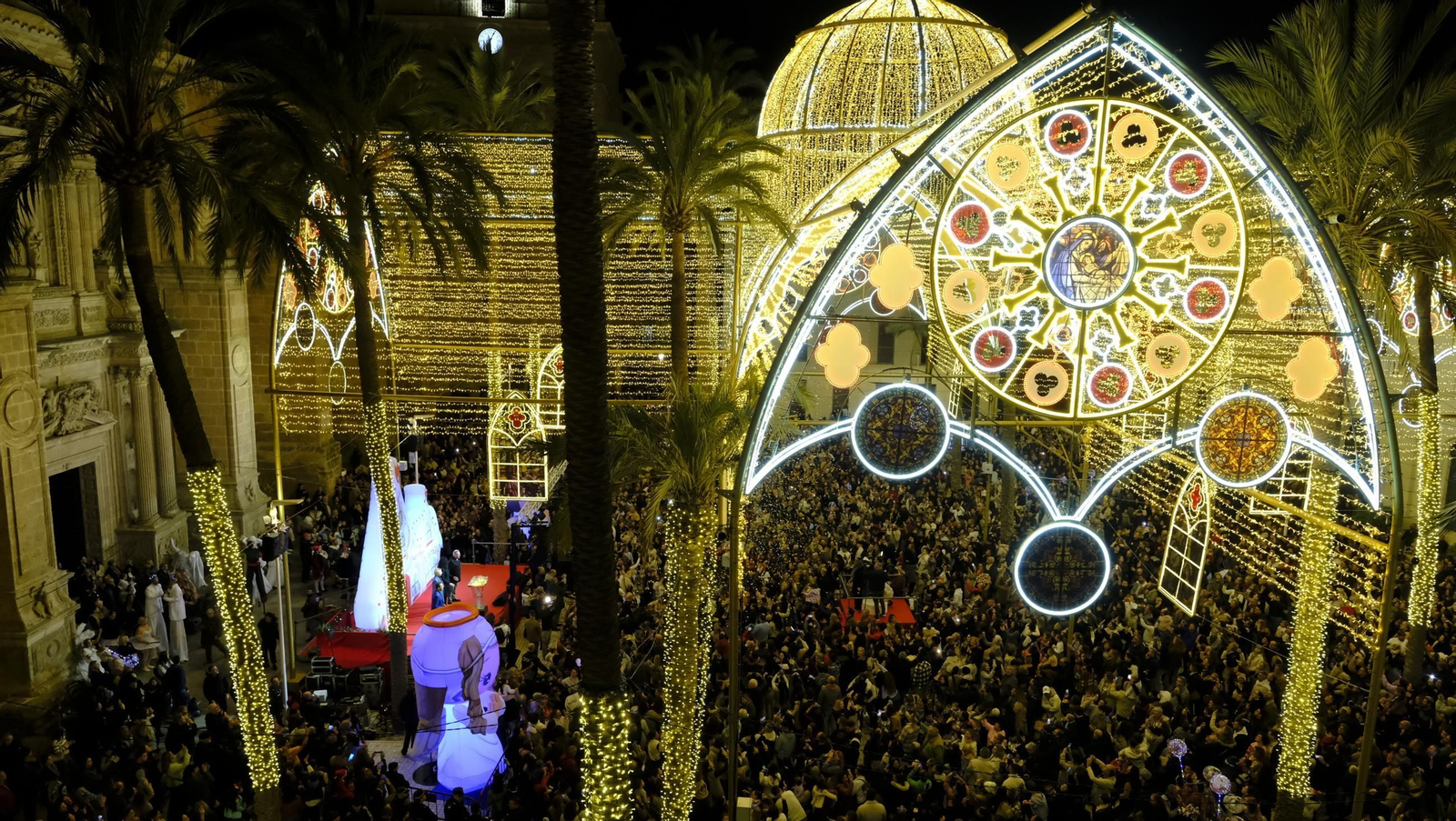 Las mejores imágenes del encendido navideño en Almería