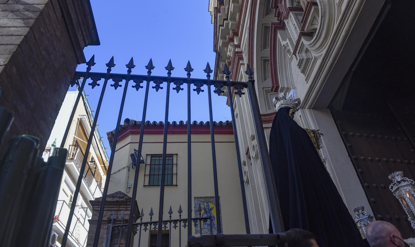 El traslado de la Virgen de las Tristezas a Santa Rosalía, en imágenes