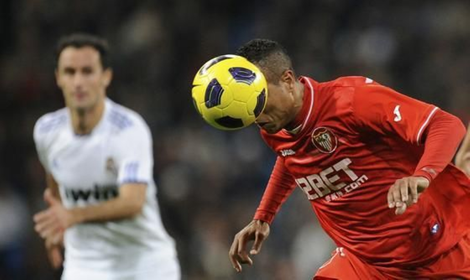 El Sevilla cae en el Bernabéu pese a jugar con un jugador más durante casi media hora. / Reuters